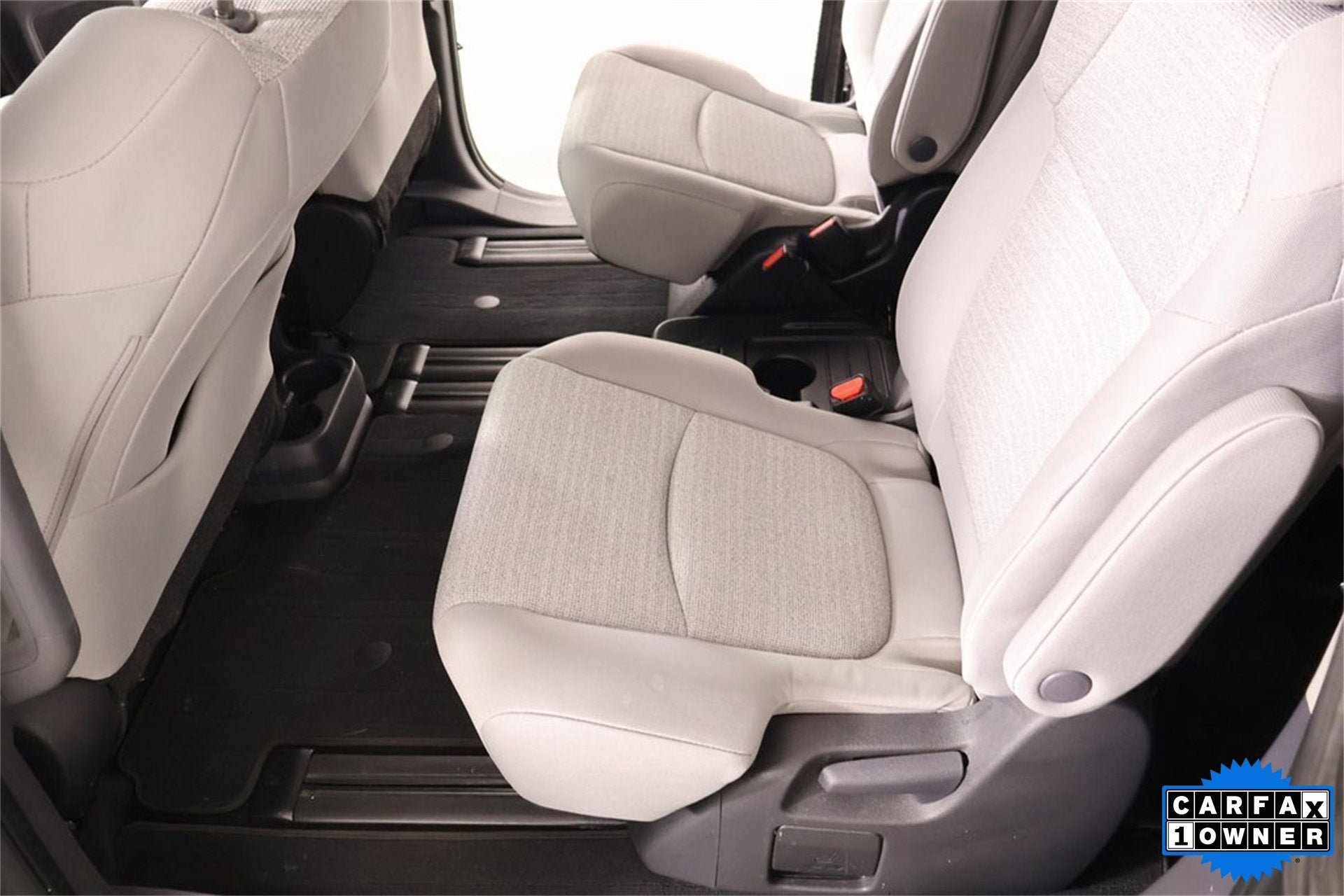 2023 Toyota Sienna LE