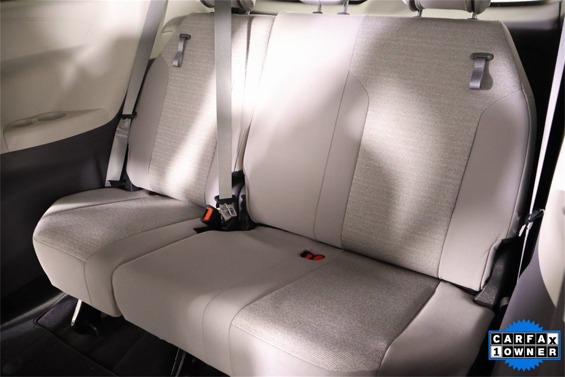 2023 Toyota Sienna LE