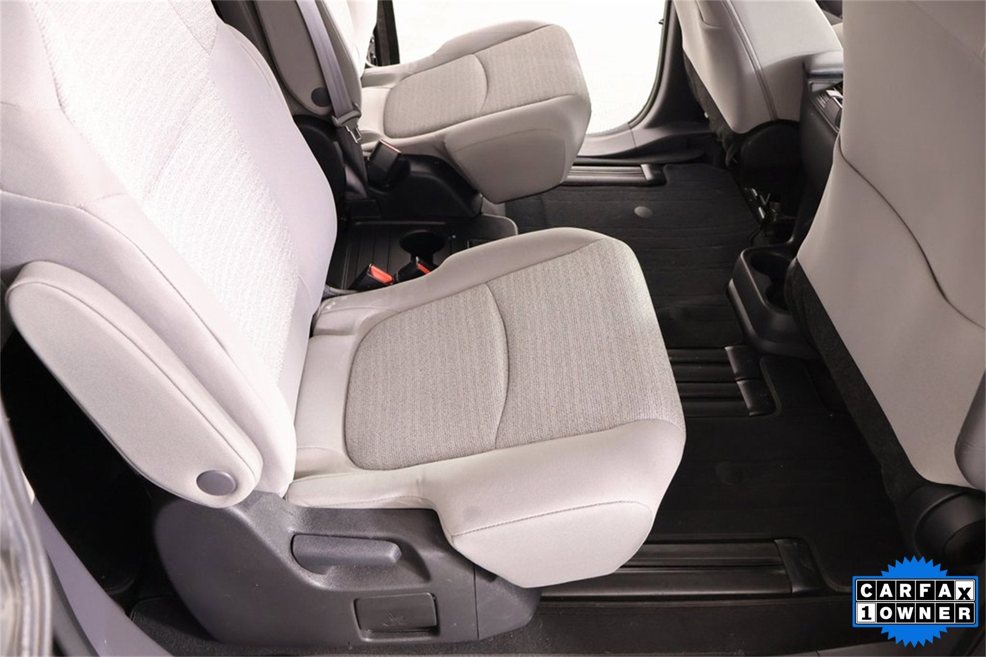 2023 Toyota Sienna LE