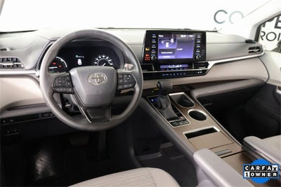 2023 Toyota Sienna LE