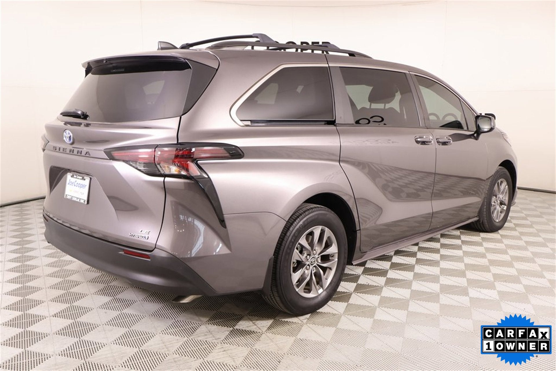 2023 Toyota Sienna LE