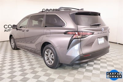 2023 Toyota Sienna LE