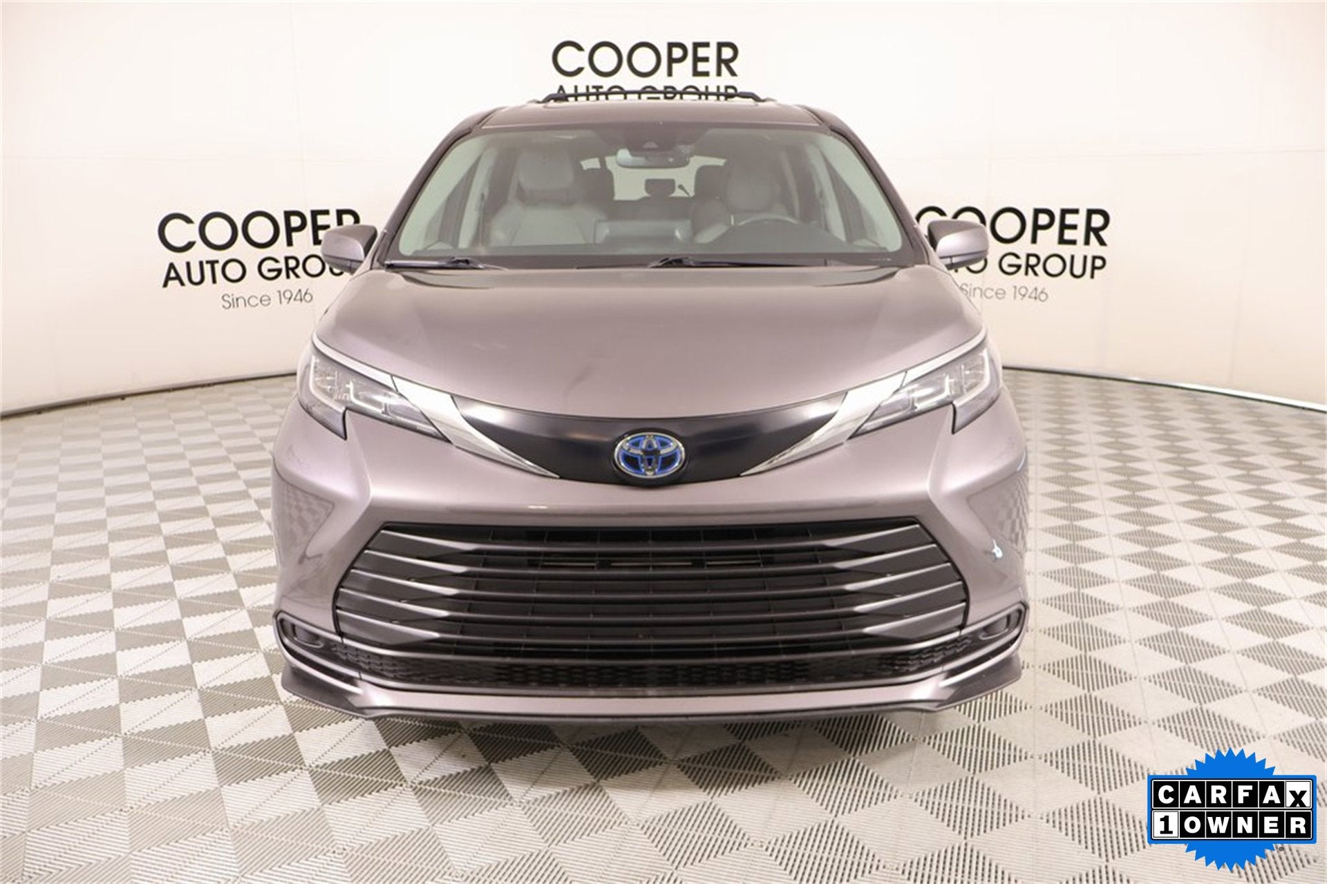 2023 Toyota Sienna LE