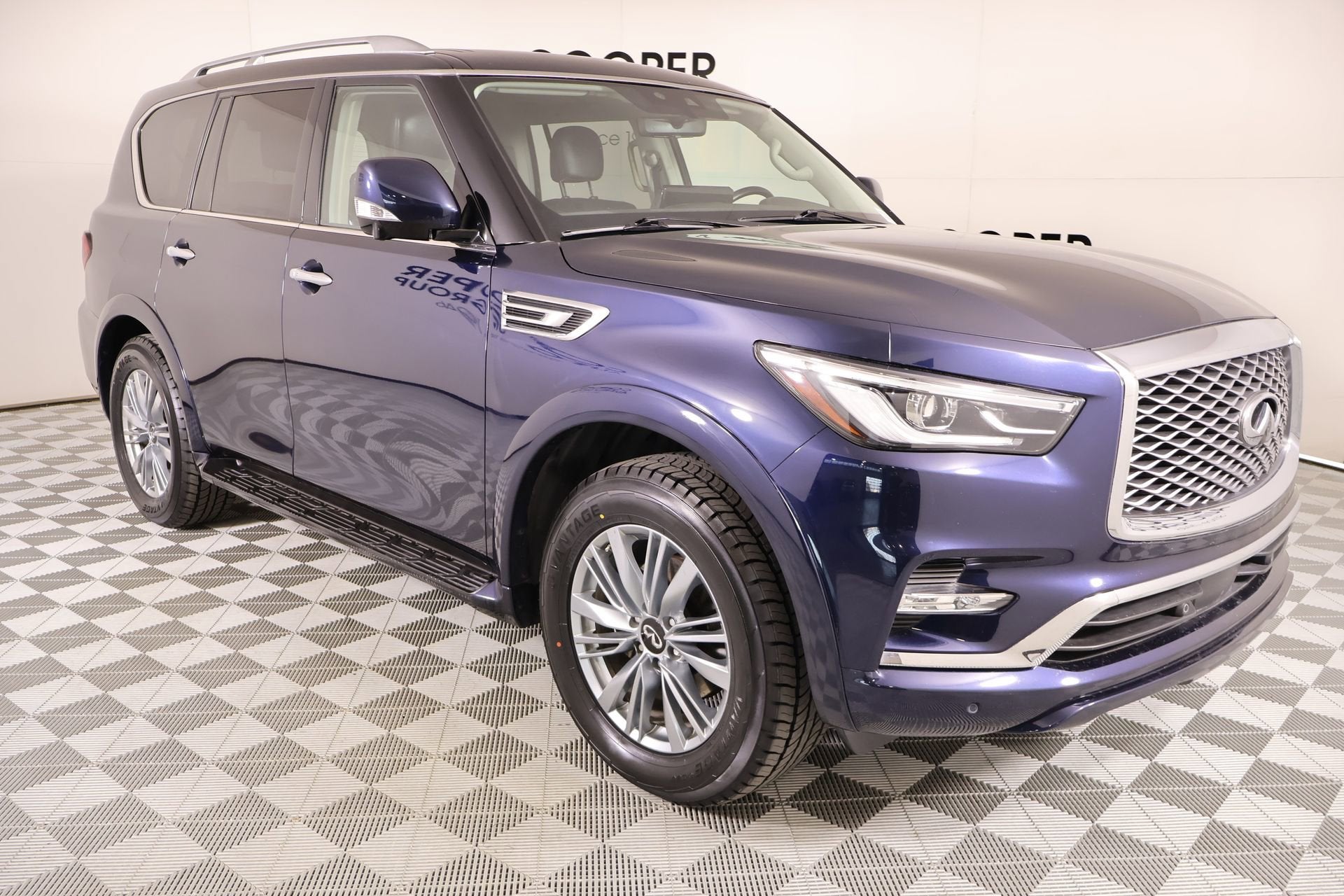2024 INFINITI QX80 LUXE